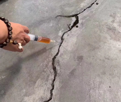 平塘混凝土裂缝修补技术详解​